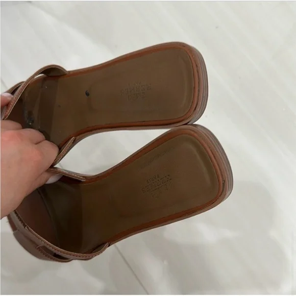 Hermès Oran Sandals Tan - Picture 3 of 8